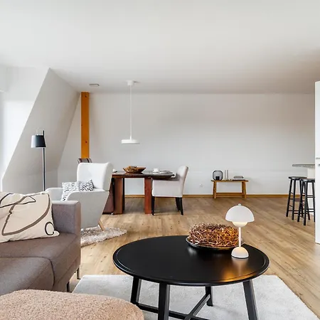 Apartmán Sonniges City-apartment Mit Terrasse Ueber Den Daechern Von Aurich