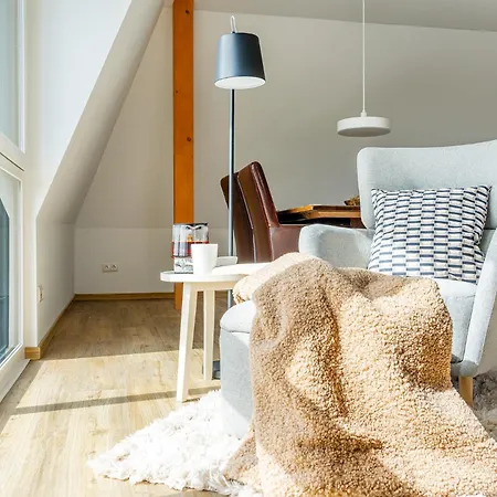 Sonniges City-apartment Mit Terrasse Ueber Den Daechern Von * Aurich