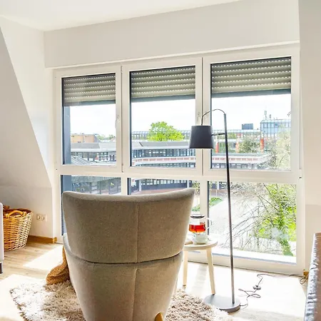 Sonniges City-apartment Mit Terrasse Ueber Den Daechern Von Apartment Aurich